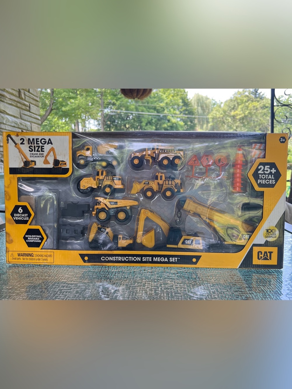CAT Construction Site Mega Set 6 Diecast Vehicles Mega Crane & Excavator 25+ Pcs